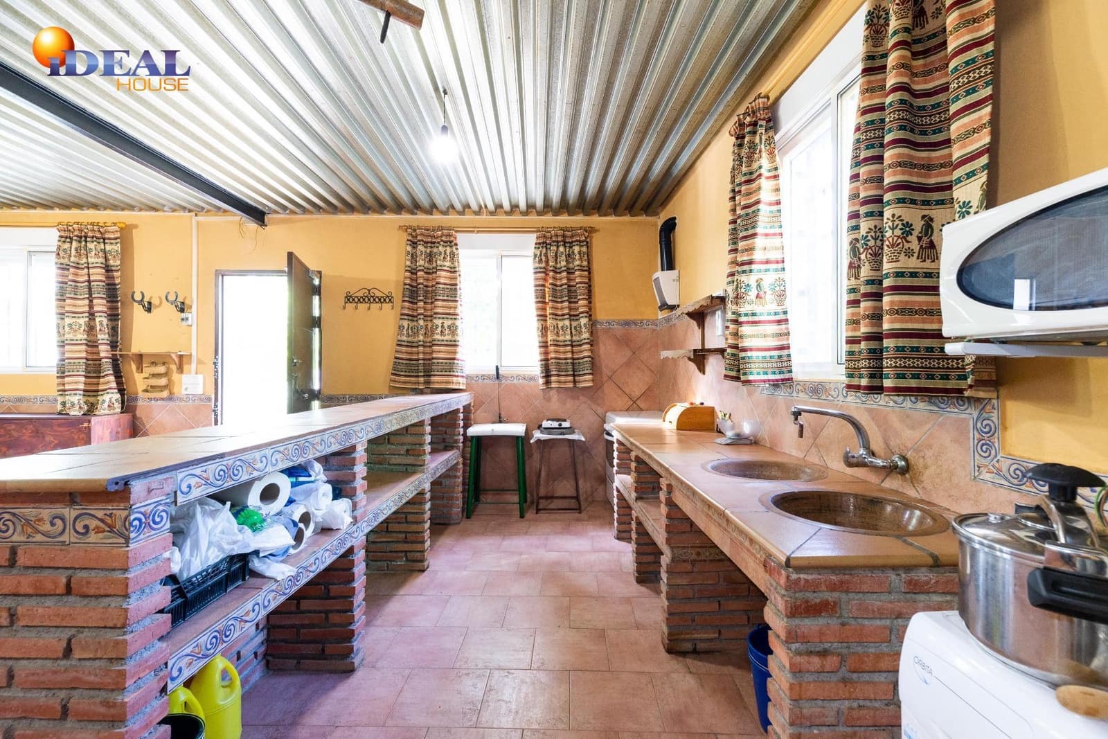 3 bedroom Finca/Country House for sale in Cogollos Vega - € 205,000 (Ref: 9434147)