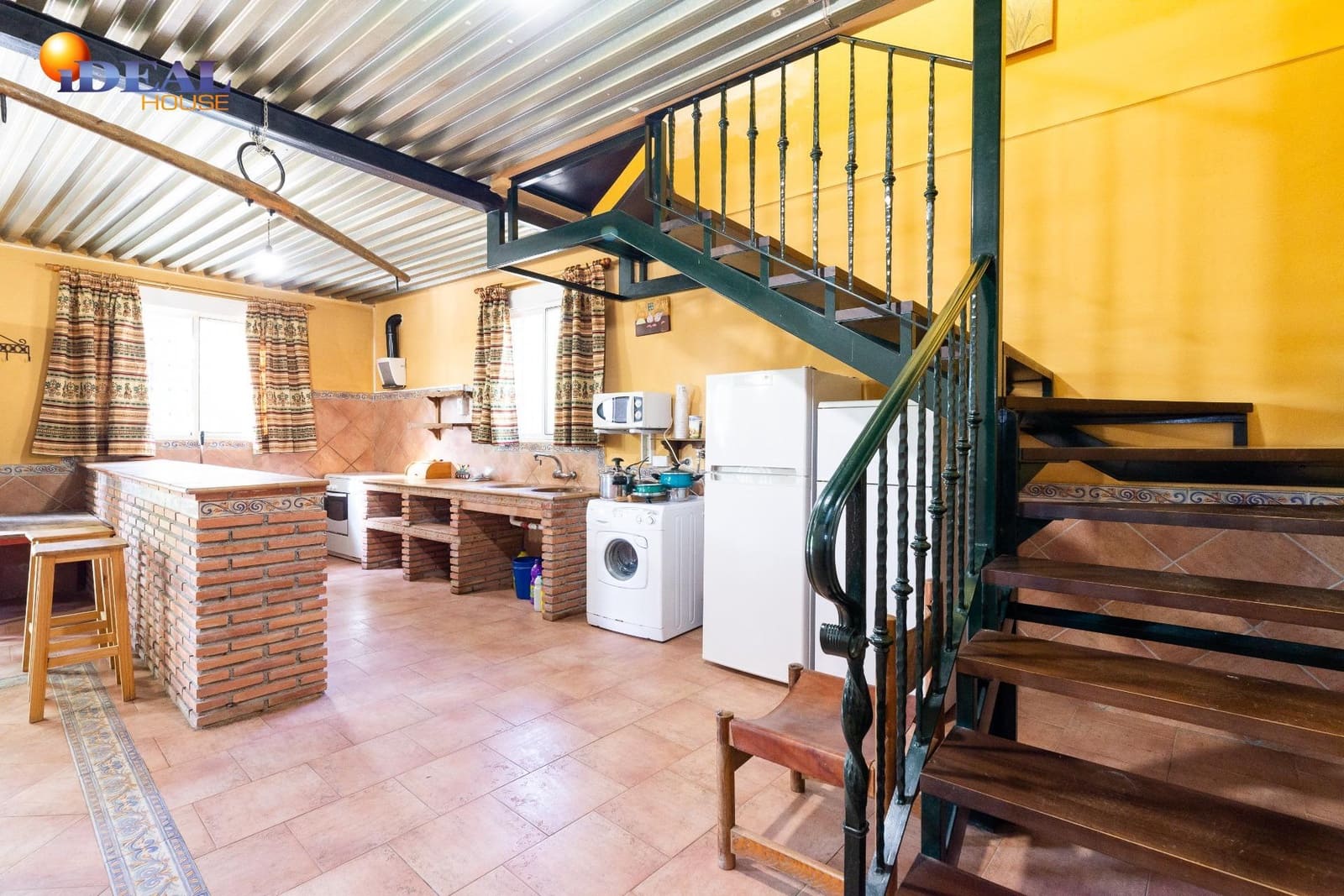 3 bedroom Finca/Country House for sale in Cogollos Vega - € 205,000 (Ref: 9434147)