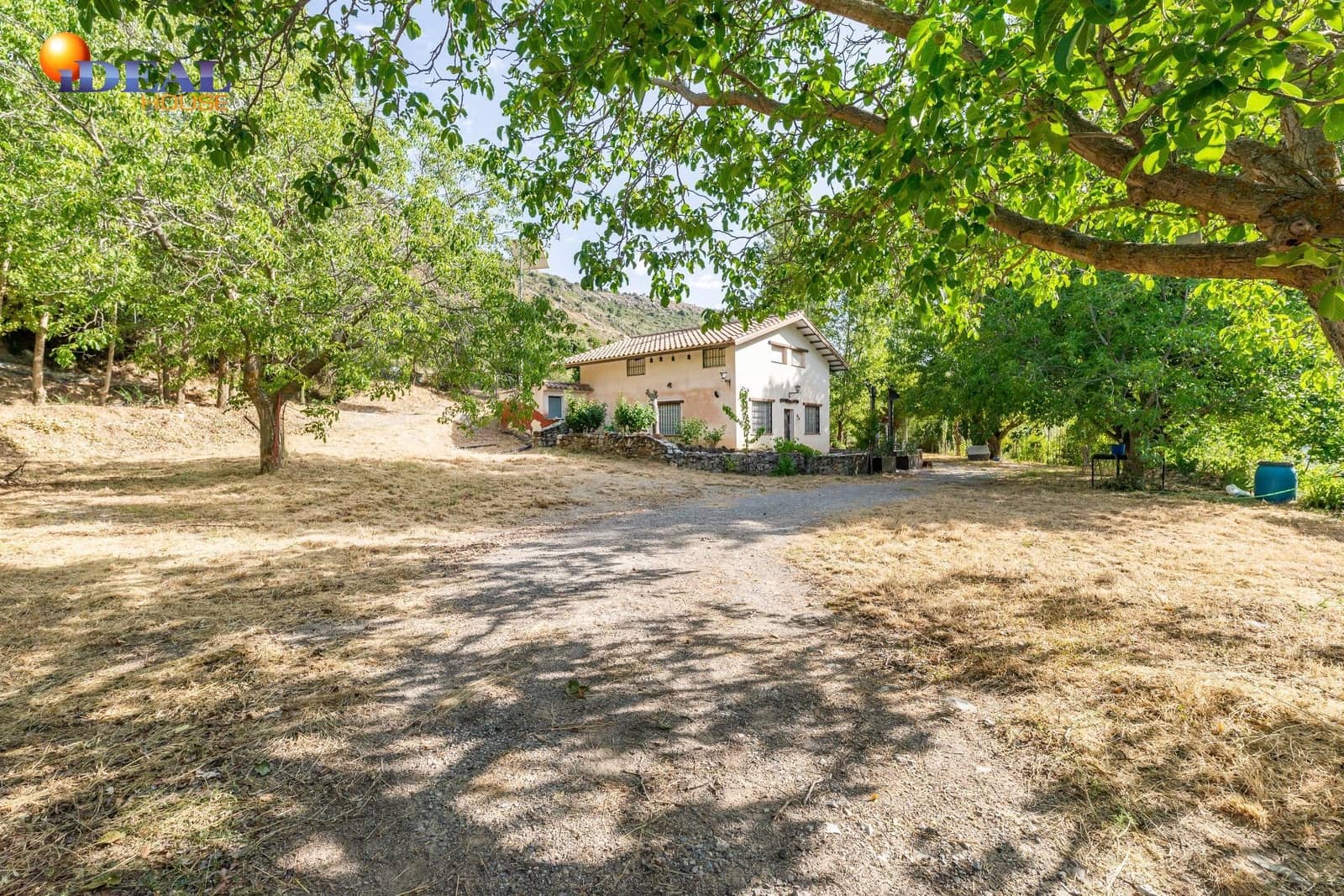 3 bedroom Finca/Country House for sale in Cogollos Vega - € 205,000 (Ref: 9434147)