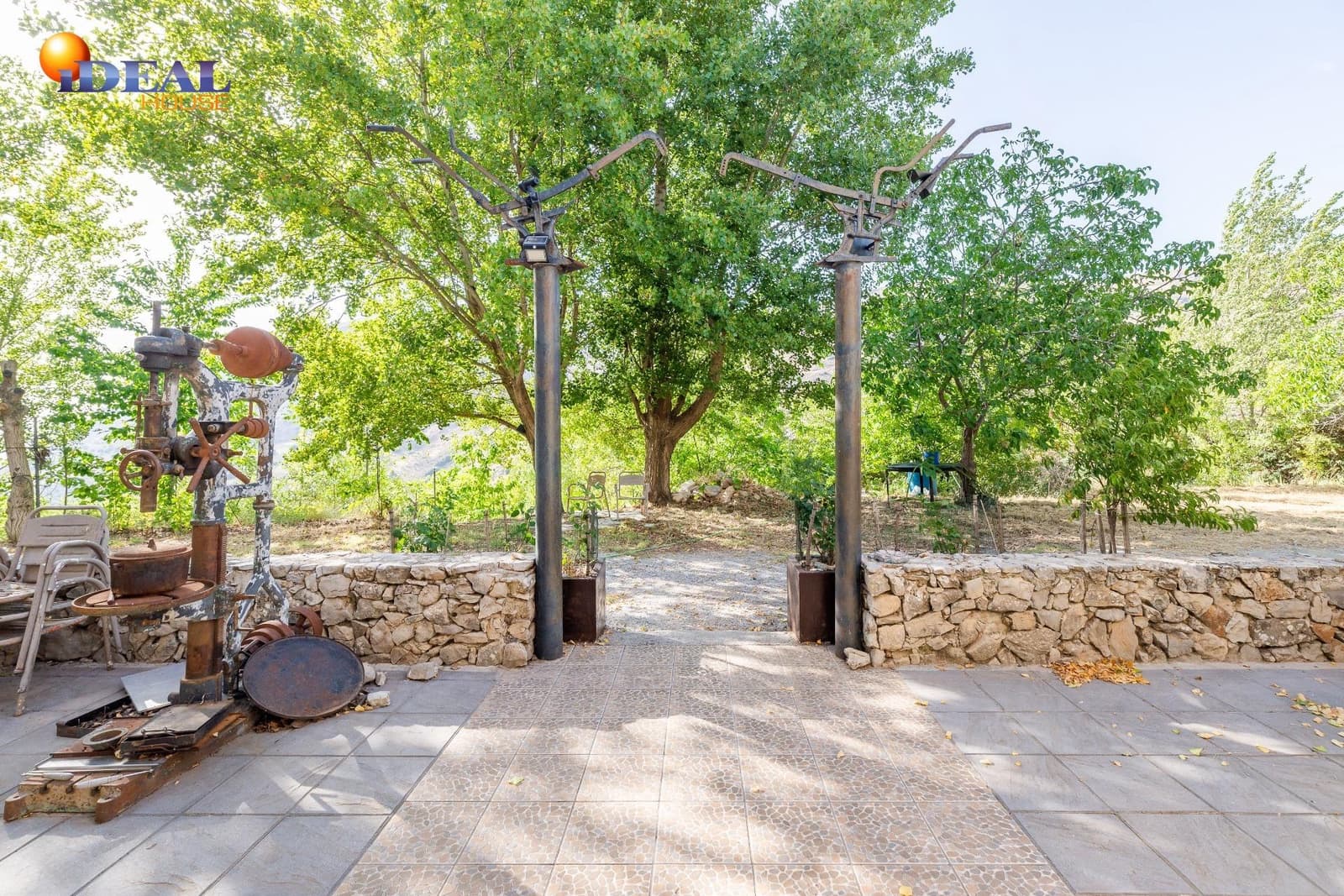 3 bedroom Finca/Country House for sale in Cogollos Vega - € 205,000 (Ref: 9434147)