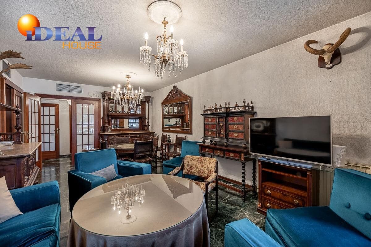 3 bedroom Flat for sale in Granada city with garage - € 385,000 (Ref: 9434150)