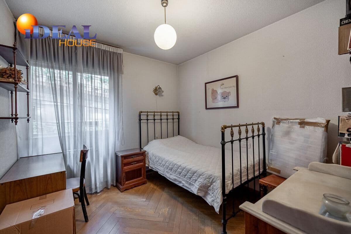 3 bedroom Flat for sale in Granada city with garage - € 385,000 (Ref: 9434150)