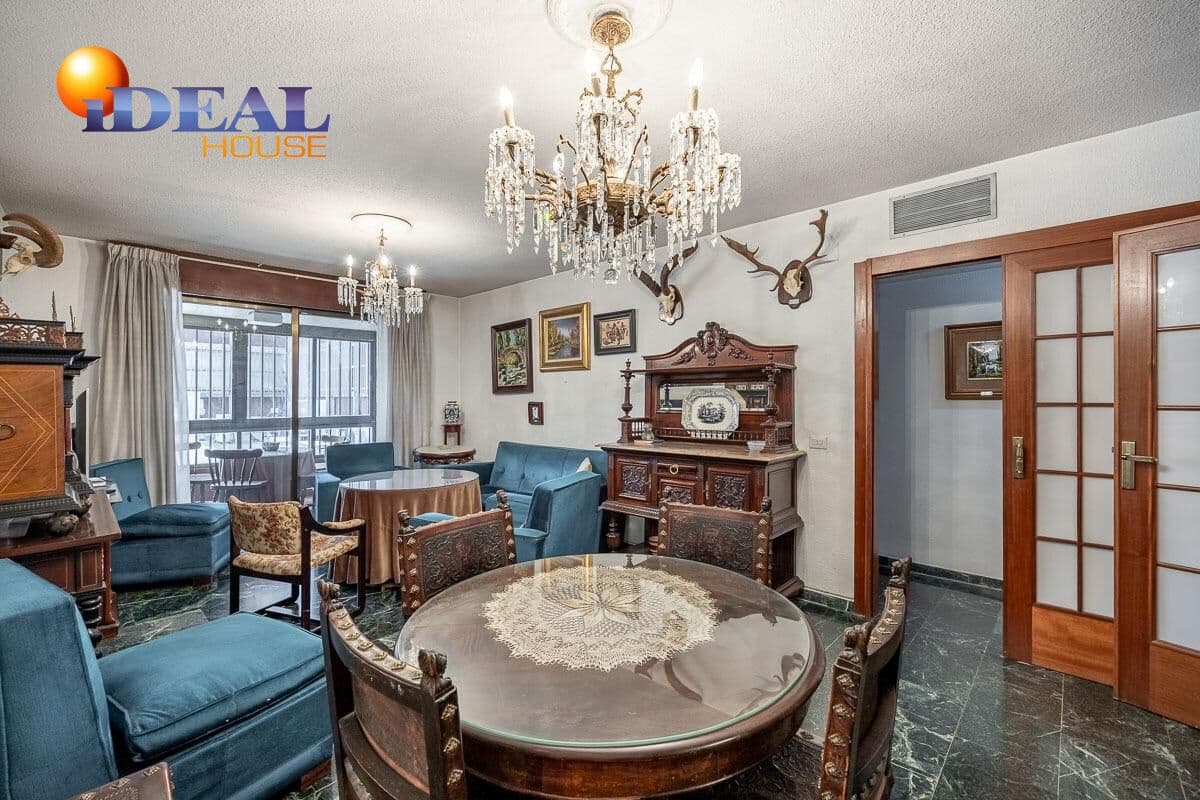 3 bedroom Flat for sale in Granada city with garage - € 385,000 (Ref: 9434150)