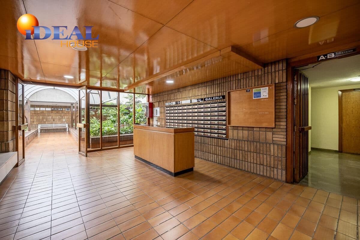 3 bedroom Flat for sale in Granada city with garage - € 385,000 (Ref: 9434150)