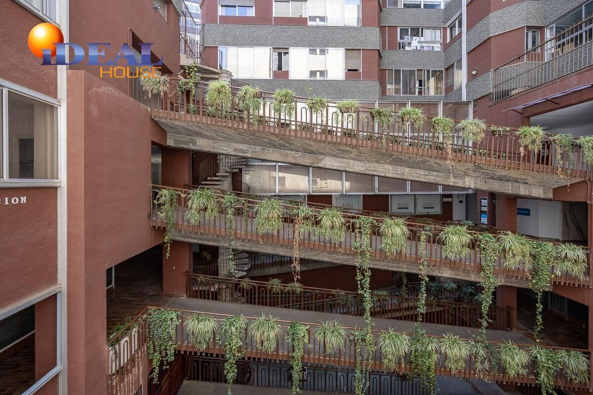 3 bedroom Flat for sale in Granada city with garage - € 385,000 (Ref: 9434150)