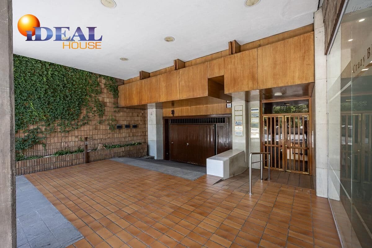 3 bedroom Flat for sale in Granada city with garage - € 385,000 (Ref: 9434150)