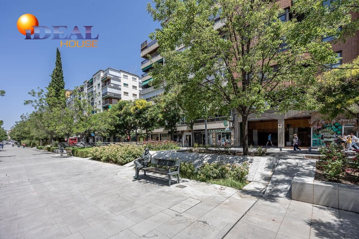 3 bedroom Flat for sale in Granada city with garage - € 385,000 (Ref: 9434150)