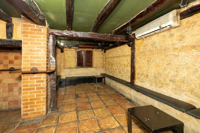 Kommersiell till salu i Granada stad - 140 000 € (Ref: 9434152)