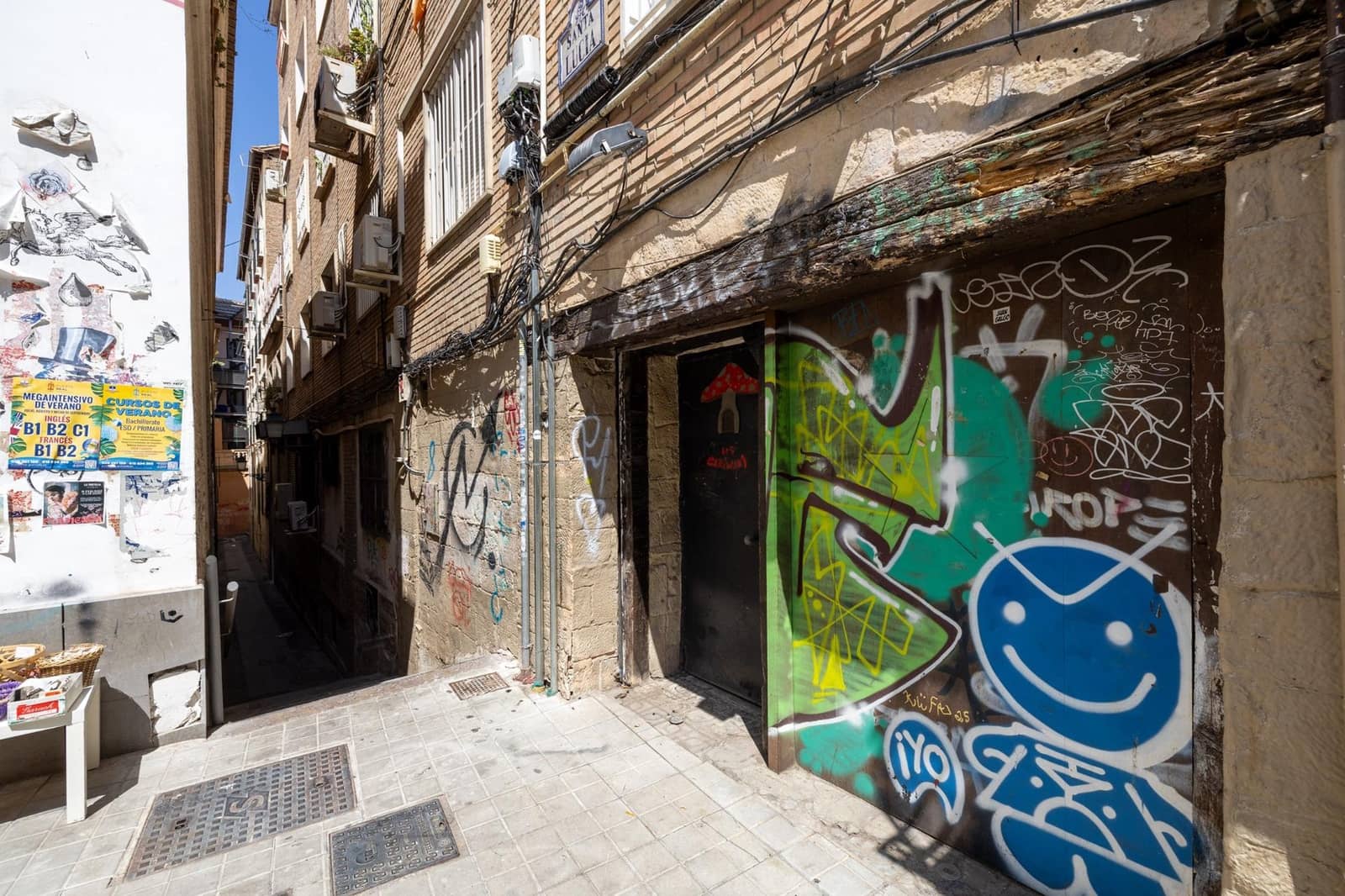 Commercial for sale in Granada city - € 140,000 (Ref: 9434152)