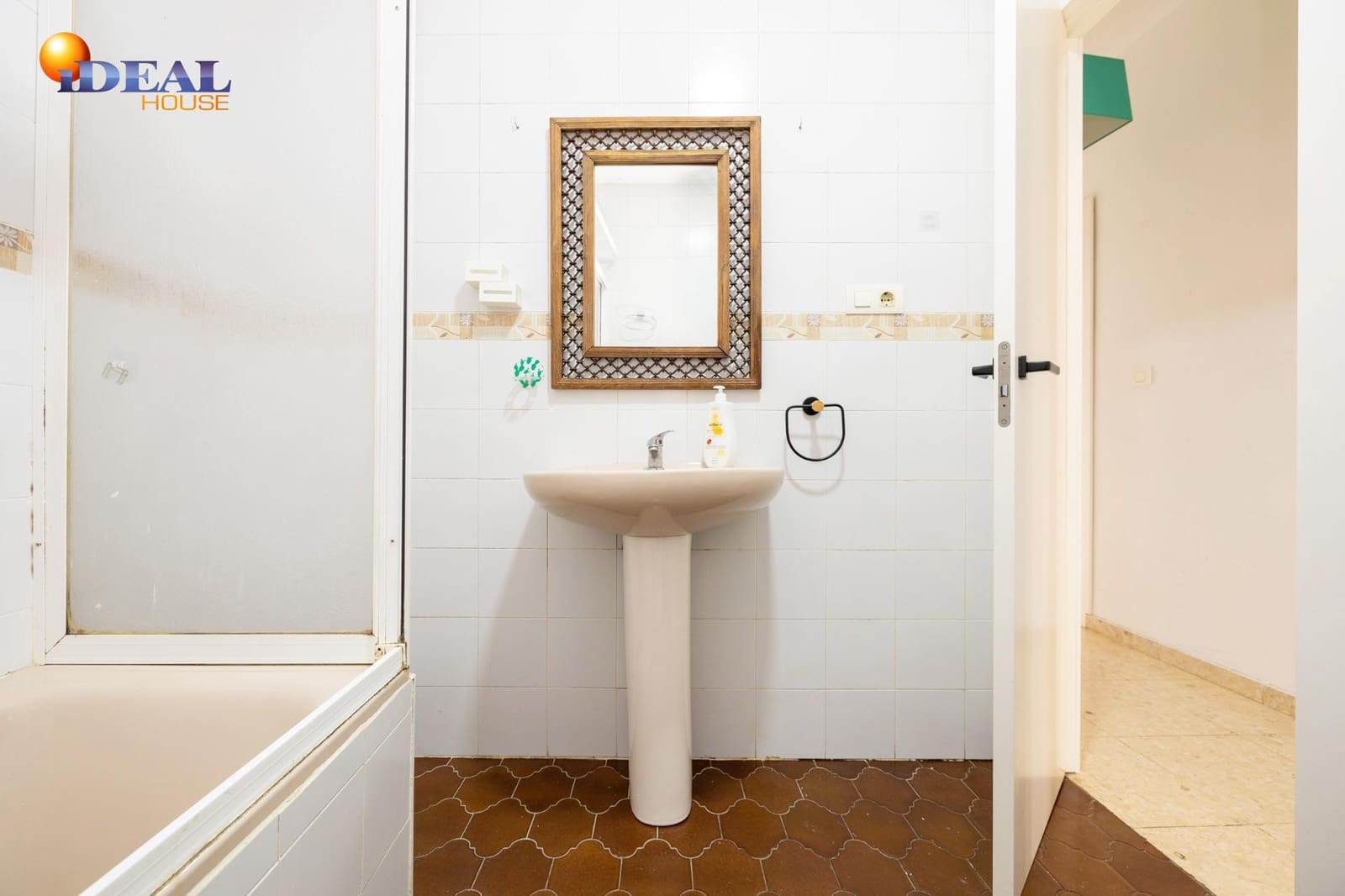 2 bedroom Apartment for sale in Granada city - € 199,900 (Ref: 9434154)