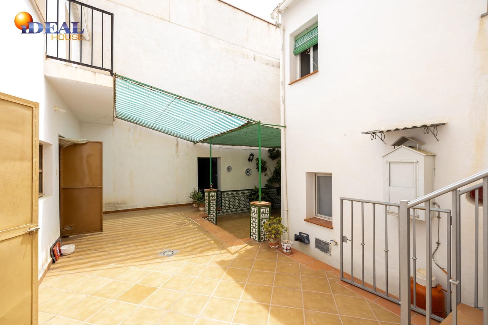 4 bedroom Townhouse for sale in Illora with garage - € 84,900 (Ref: 9434155)
