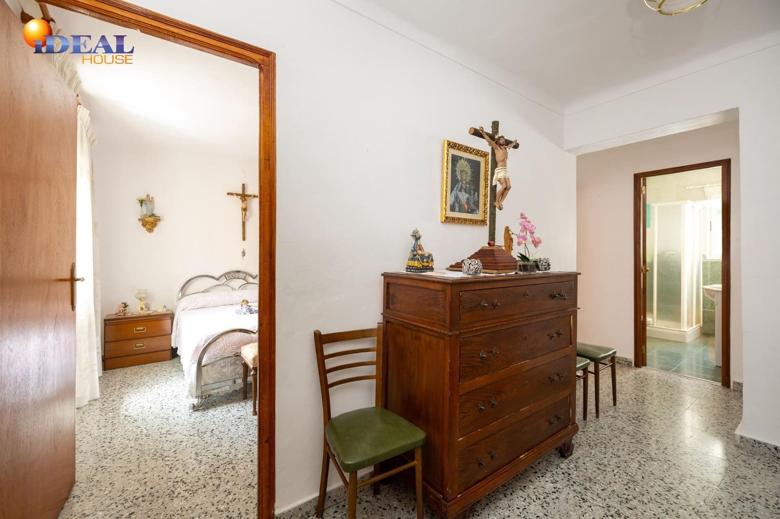 4 bedroom Townhouse for sale in Illora with garage - € 84,900 (Ref: 9434155)