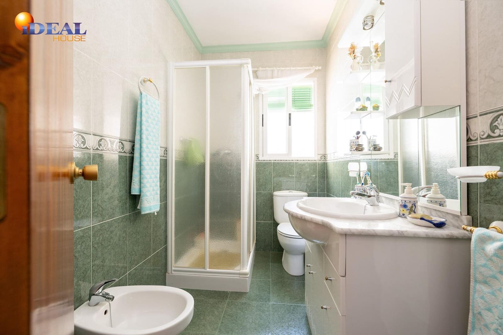 4 bedroom Townhouse for sale in Illora with garage - € 84,900 (Ref: 9434155)