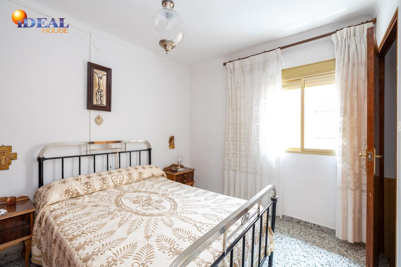 4 bedroom Townhouse for sale in Illora with garage - € 84,900 (Ref: 9434155)