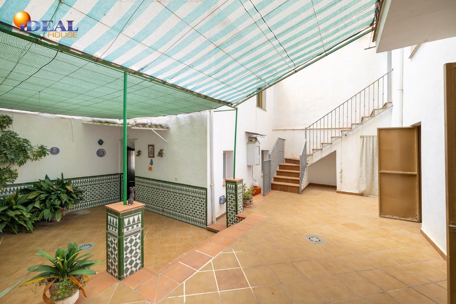 4 bedroom Townhouse for sale in Illora with garage - € 84,900 (Ref: 9434155)