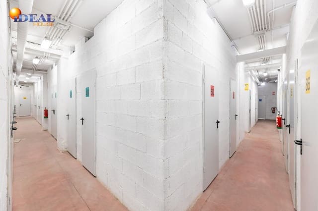 Commercieel te koop in Camino de Ronda - Rosaleda, Granada stad - € 535.000 (Ref: 9434158)