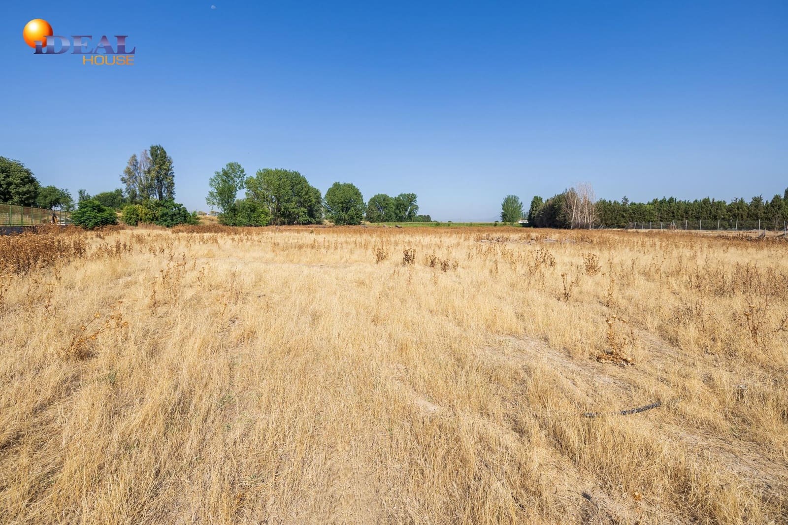 Ubebygd land til salgs i Granada by - € 220 000 (Ref: 9434159)