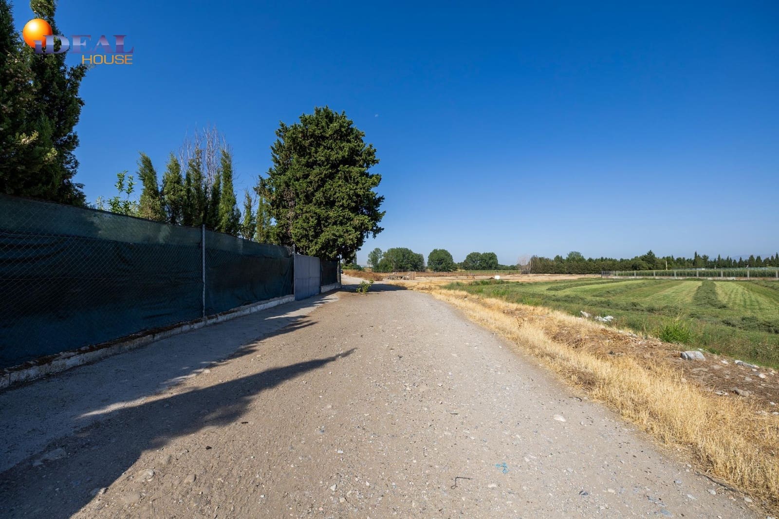 Ubebygd land til salgs i Granada by - € 220 000 (Ref: 9434159)