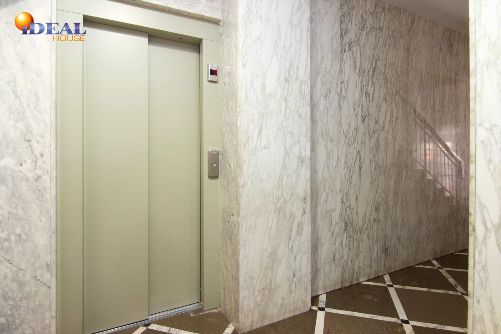 5 soverom Leilighet til salgs i Granada by med garasje - € 368 000 (Ref: 9434160)