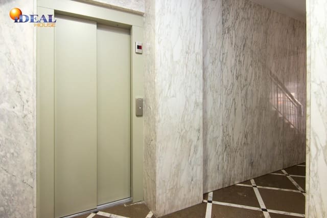 5 quarto Apartamento para venda em Camino de Ronda - Rosaleda, Granada cidade com garagem - 368 000 € (Ref: 9434160)