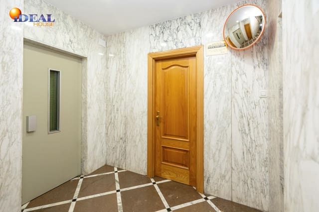 5 quarto Apartamento para venda em Camino de Ronda - Rosaleda, Granada cidade com garagem - 368 000 € (Ref: 9434160)