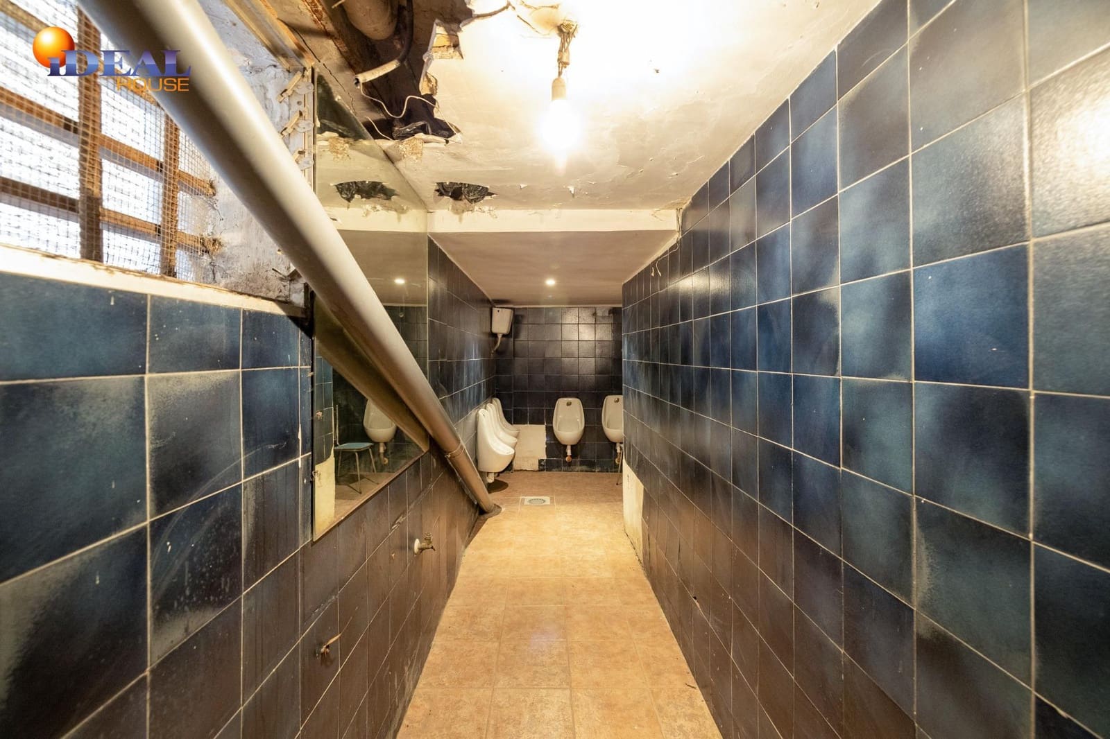 Comercial para venda em Granada cidade - 90 000 € (Ref: 9434163)