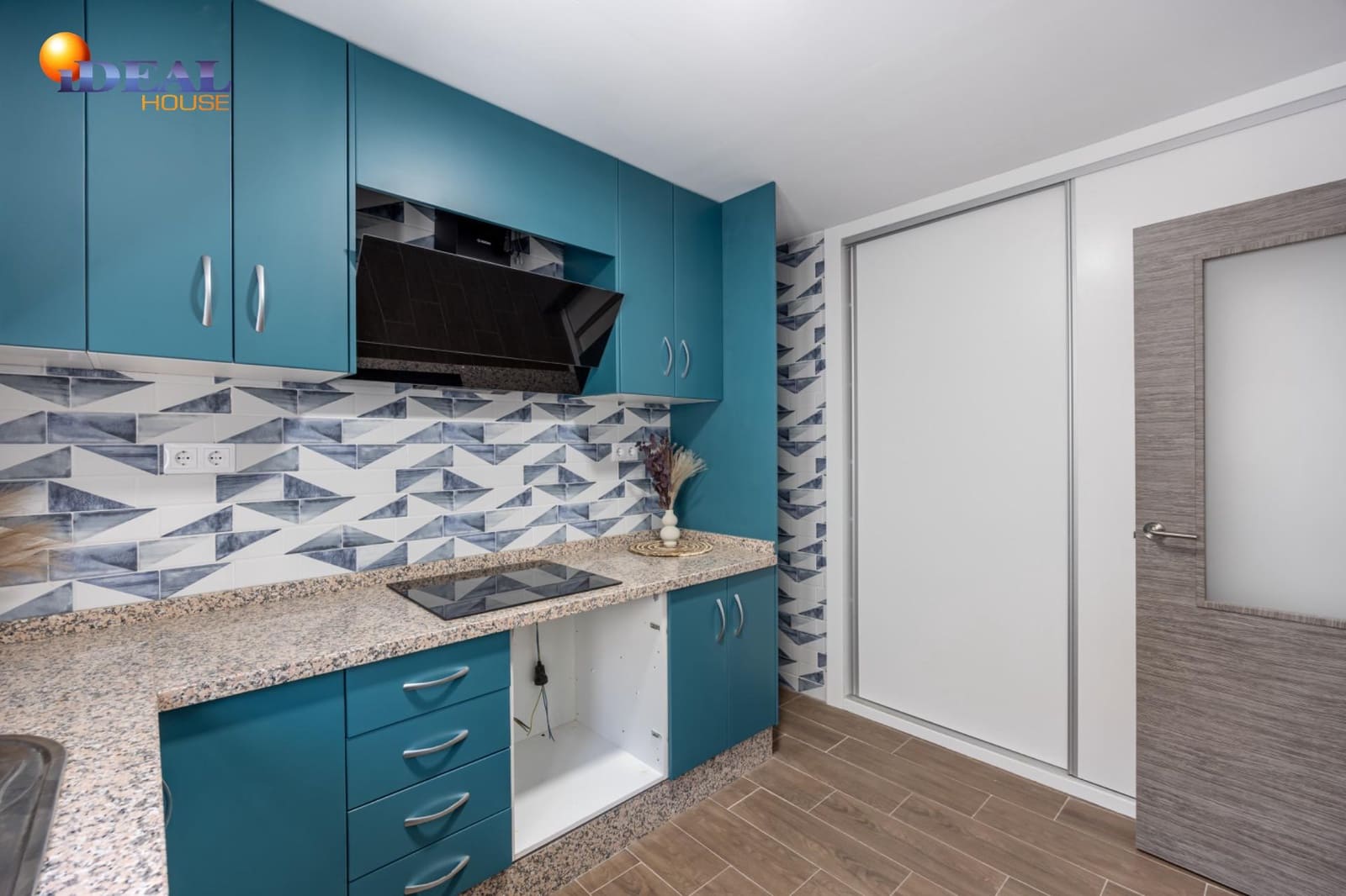 2 makuuhuone Omakotitalo myytävänä paikassa Lanjaron mukana 
autotalli - 123 000 € (Ref: 9434165)