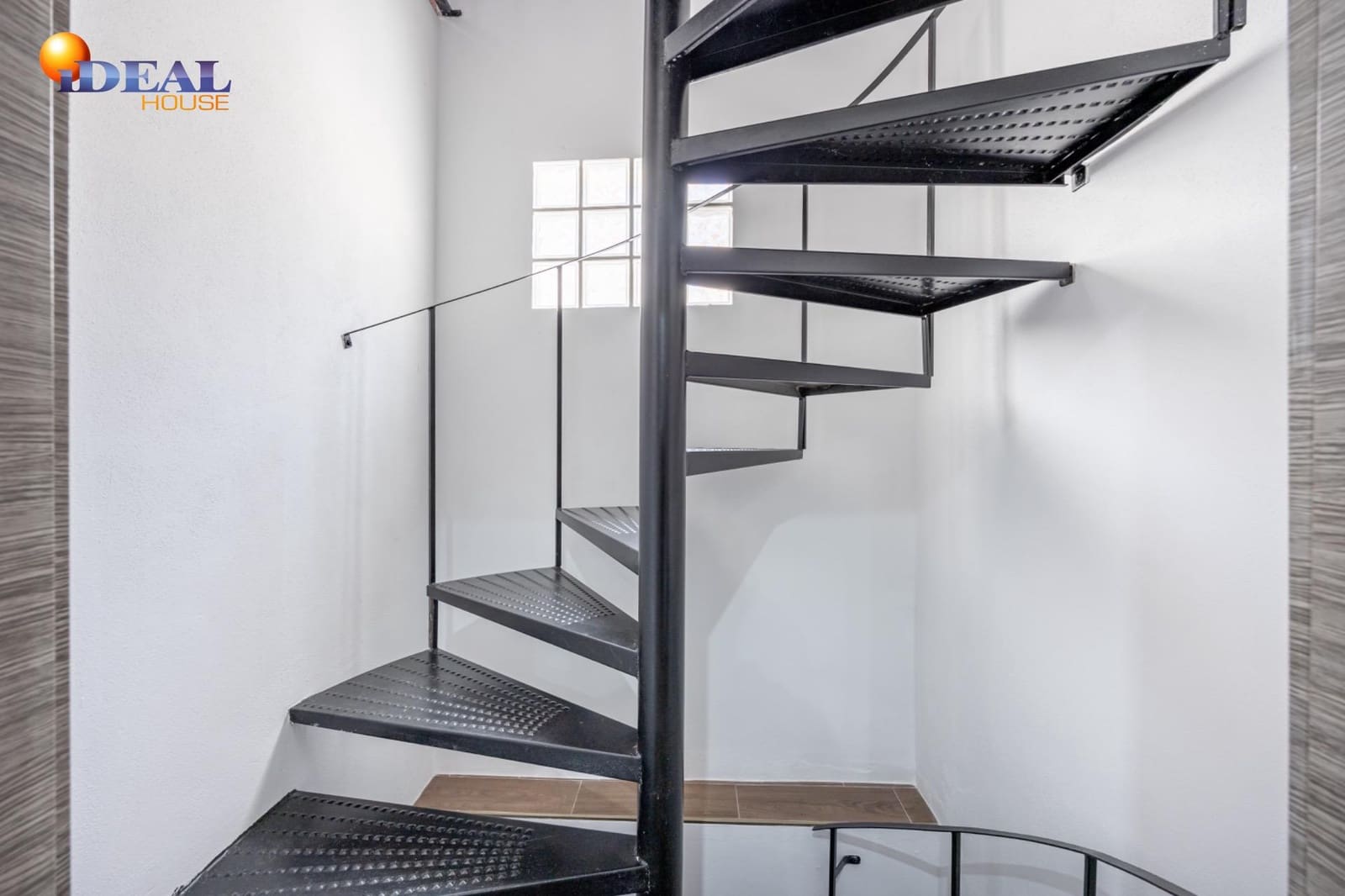 2 makuuhuone Omakotitalo myytävänä paikassa Lanjaron mukana 
autotalli - 123 000 € (Ref: 9434165)