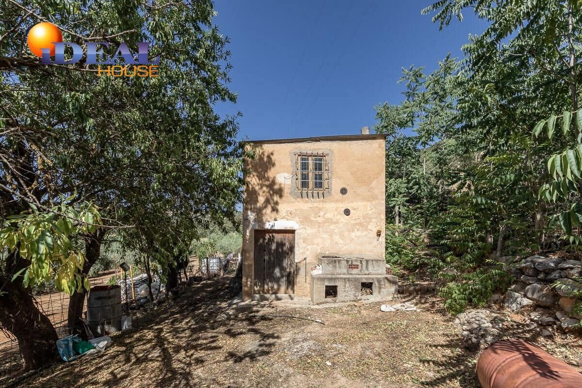 Grunde uden byggetilladelser til salg i Montefrio - € 240.000 (Ref: 9434166)