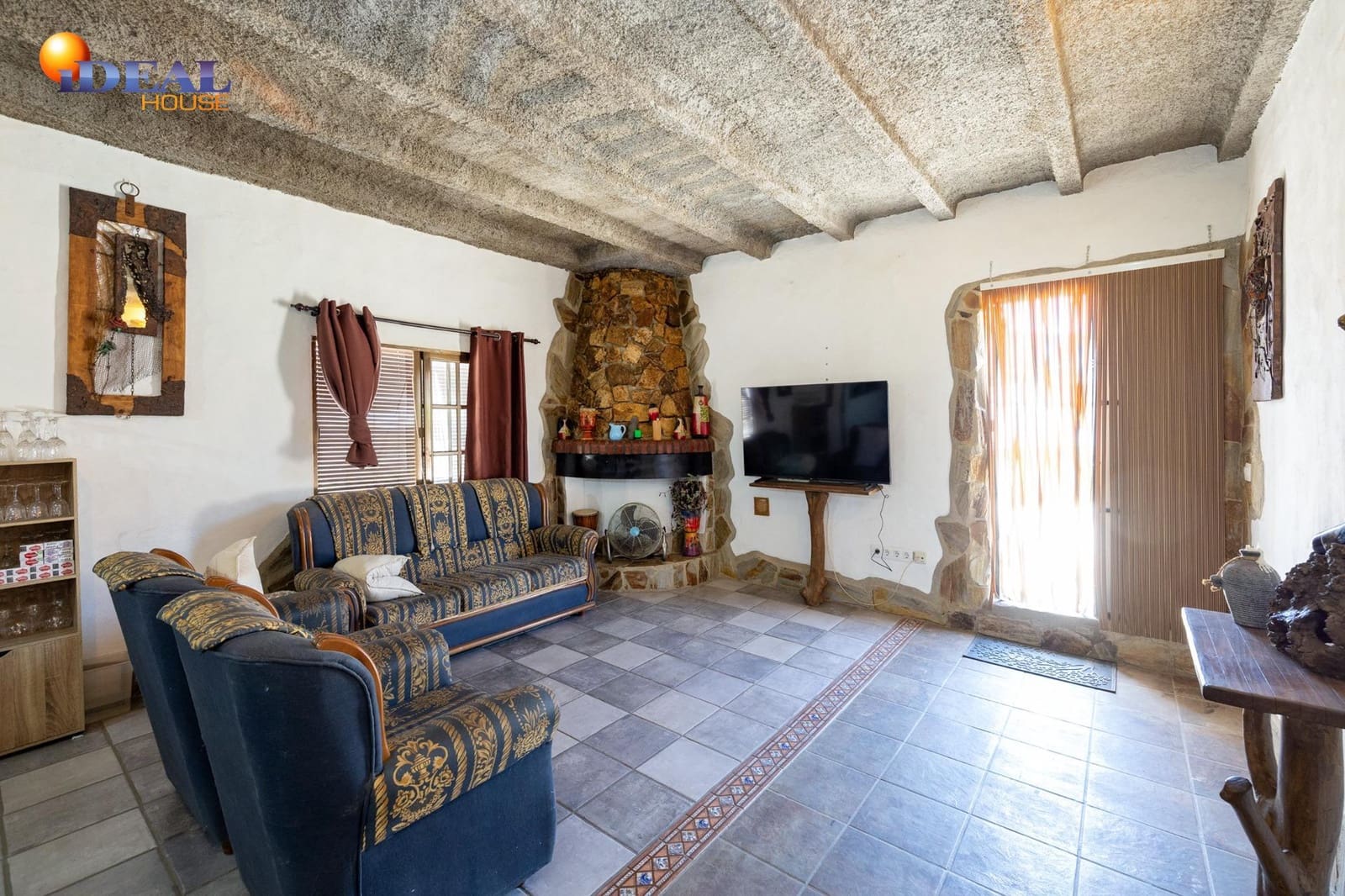 Bar/Restaurante de 4 habitaciones en Huéneja en venta - 245.000 € (Ref: 9434167)