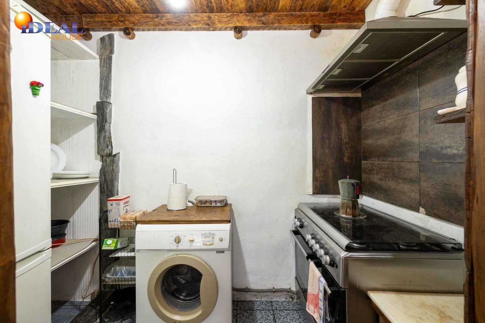 Bar/Restaurante de 4 habitaciones en Huéneja en venta - 245.000 € (Ref: 9434167)