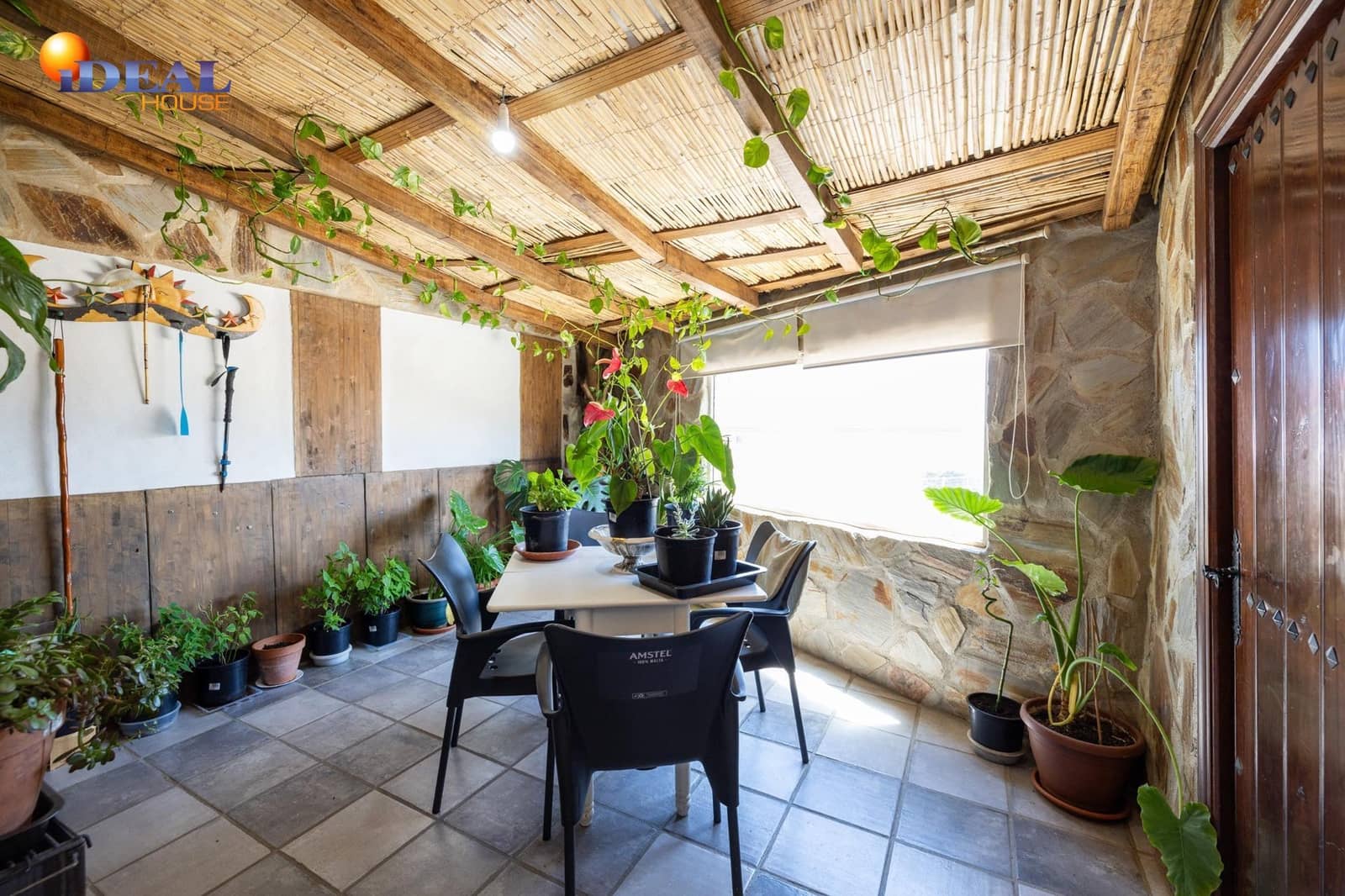 Bar/Restaurante de 4 habitaciones en Huéneja en venta - 245.000 € (Ref: 9434167)