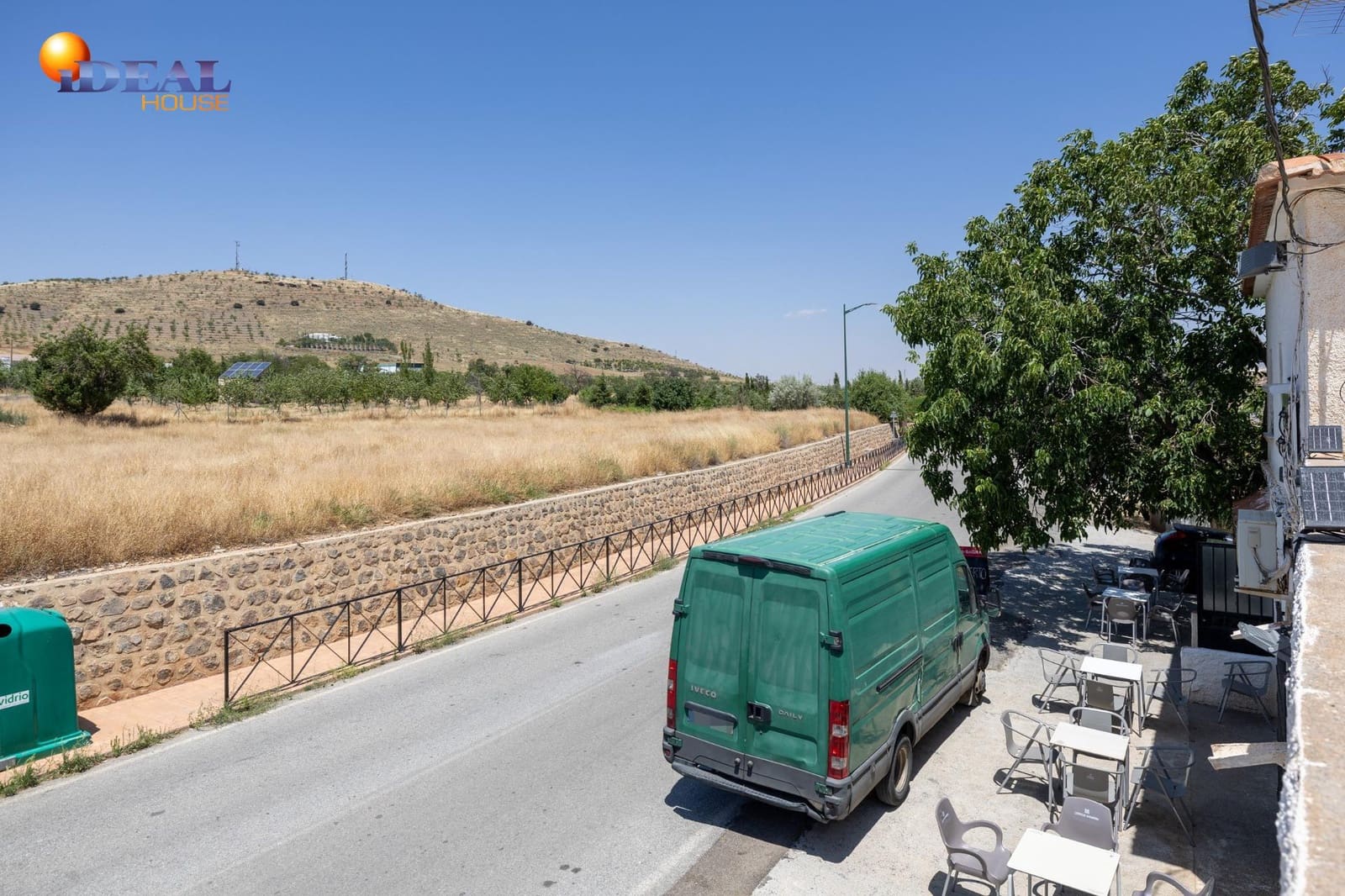 Bar/Restaurante de 4 habitaciones en Huéneja en venta - 245.000 € (Ref: 9434167)