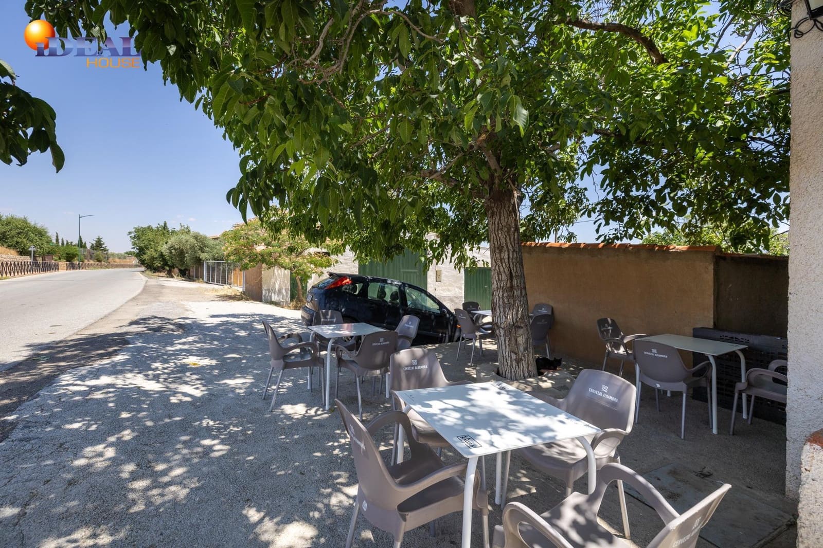 Bar/Restaurante de 4 habitaciones en Huéneja en venta - 245.000 € (Ref: 9434167)