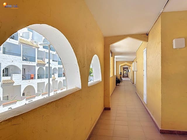 Apartamento de 1 habitación en Roquetas de Mar en venta con piscina - 195.000 € (Ref: 9434168)