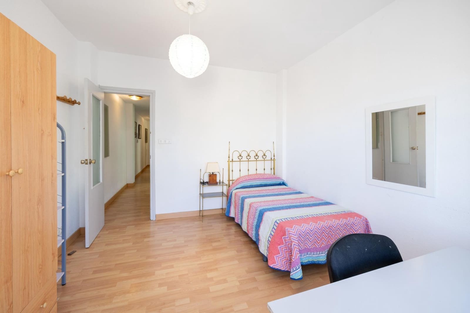 4 bedroom Flat for sale in Granada city - € 330,000 (Ref: 9434170)