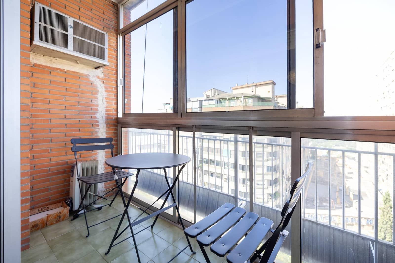 4 bedroom Flat for sale in Granada city - € 330,000 (Ref: 9434170)