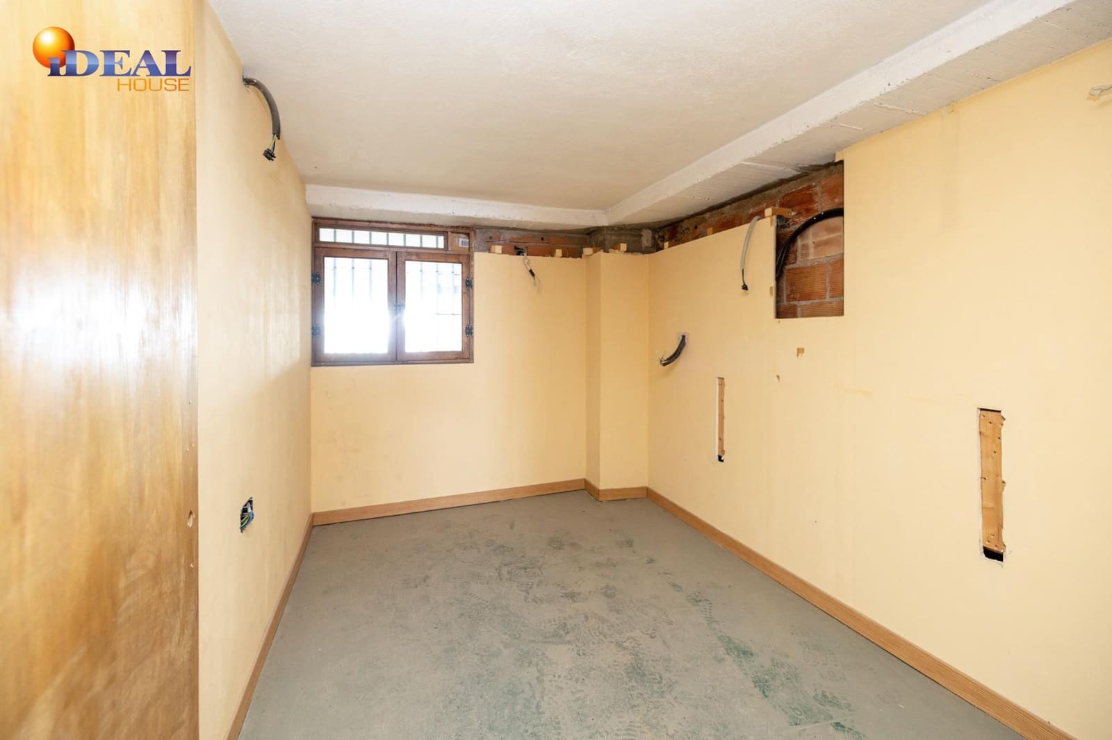 Comercial para venda em Peligros - 59 000 € (Ref: 9434172)