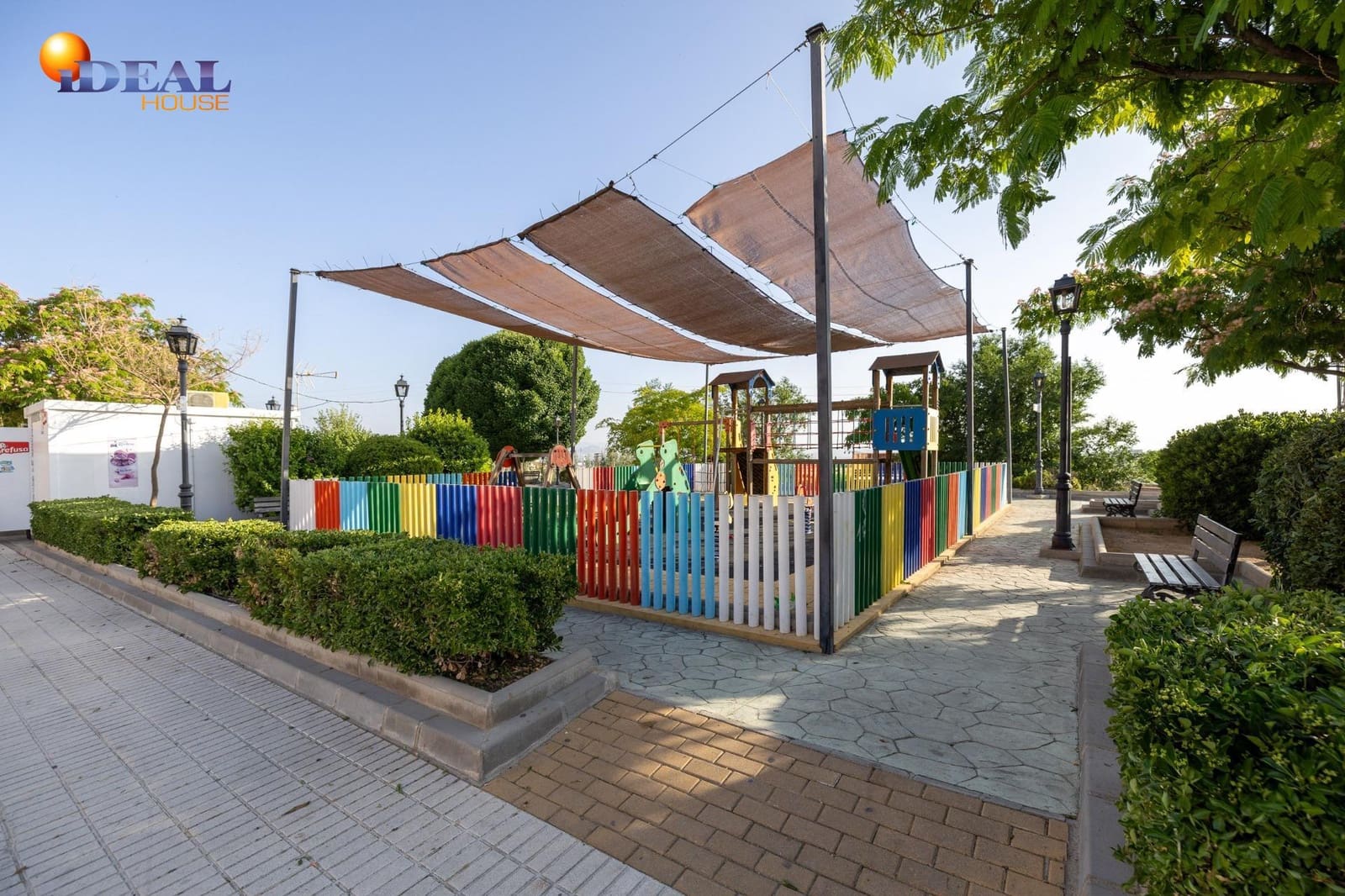 Comercial para venda em Peligros - 59 000 € (Ref: 9434172)