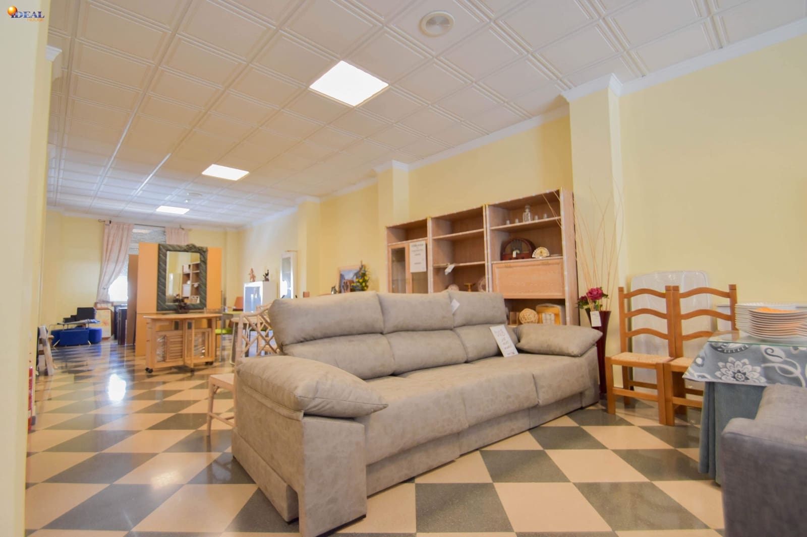 Commercial for sale in Montefrio - € 200,000 (Ref: 9434174)