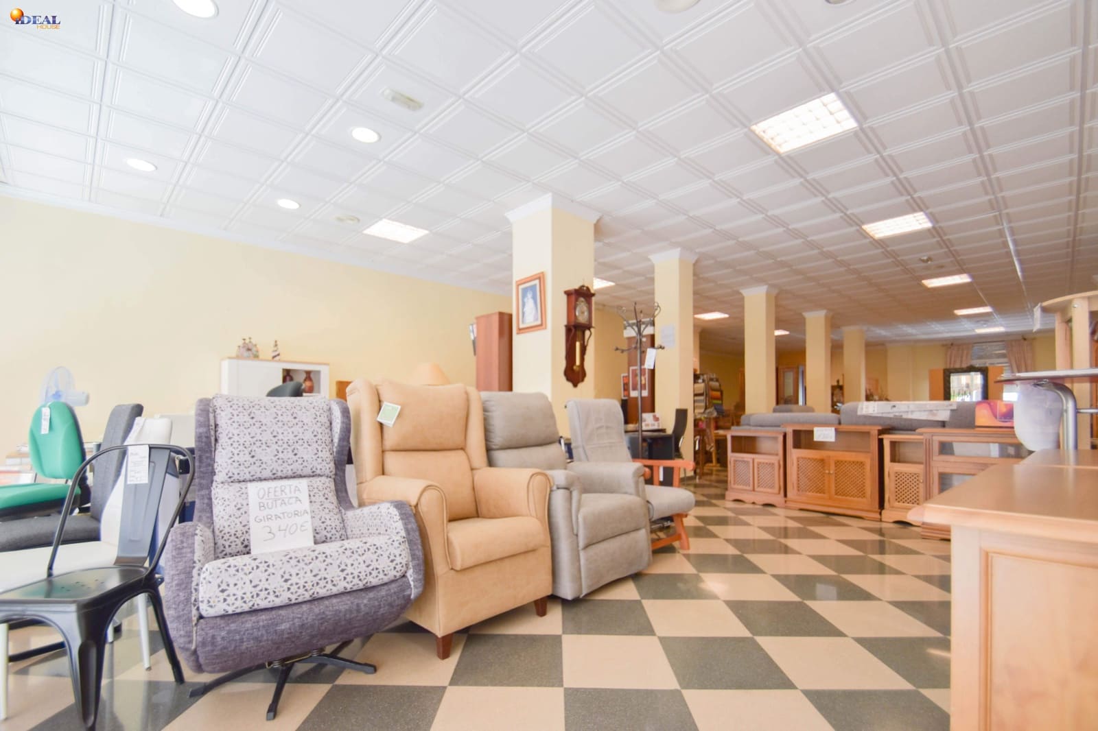 Commercial for sale in Montefrio - € 200,000 (Ref: 9434174)