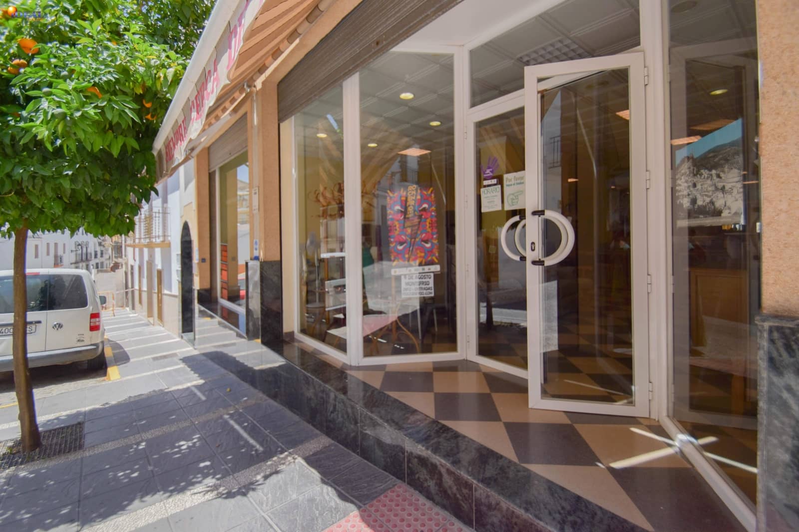 Commercial for sale in Montefrio - € 200,000 (Ref: 9434174)