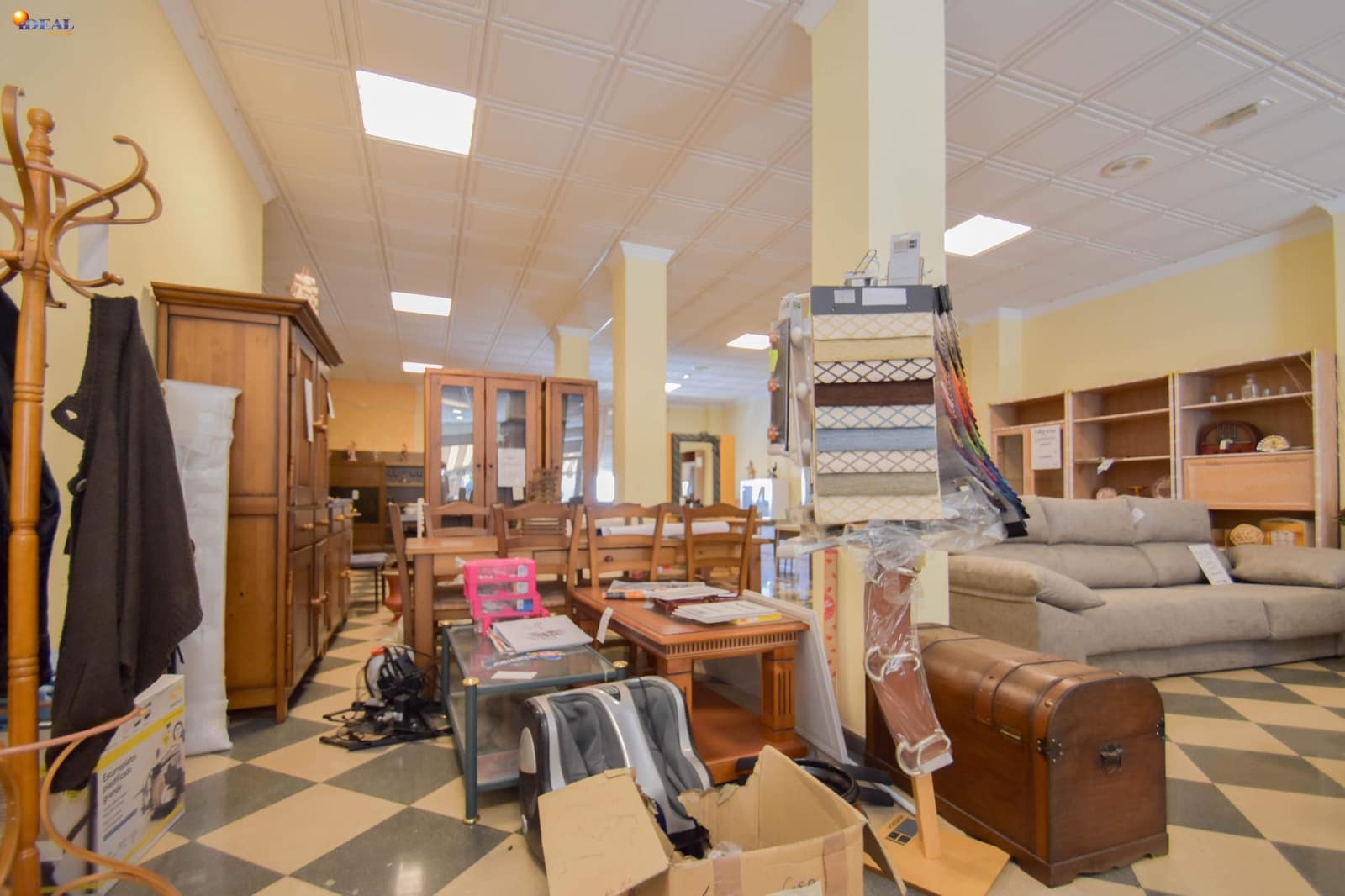 Commercial for sale in Montefrio - € 200,000 (Ref: 9434174)