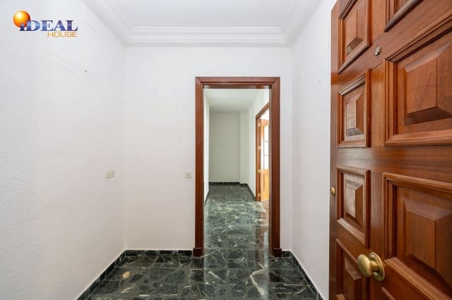 4 makuuhuone Asunto myytävänä paikassa Alcalá la Real mukana 
autotalli - 235 000 € (Ref: 9434175)