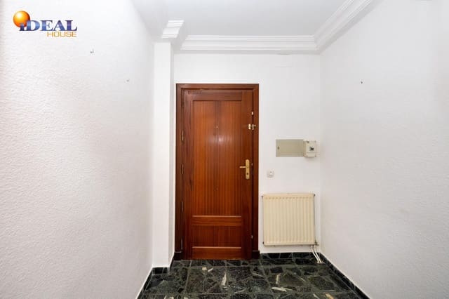 4 makuuhuone Asunto myytävänä paikassa Alcalá la Real mukana 
autotalli - 235 000 € (Ref: 9434175)