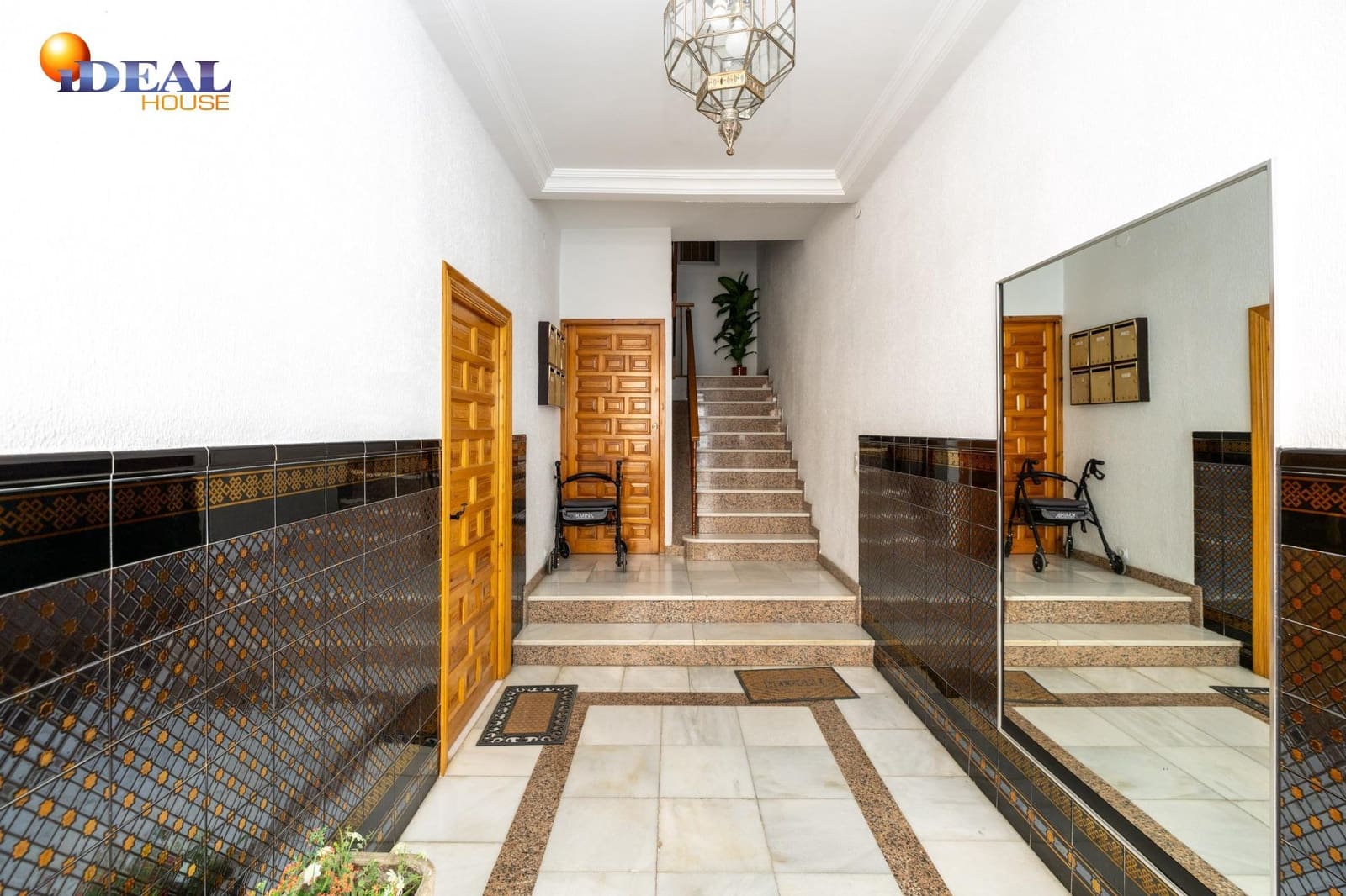 4 bedroom Flat for sale in Alcala la Real with garage - € 235,000 (Ref: 9434175)