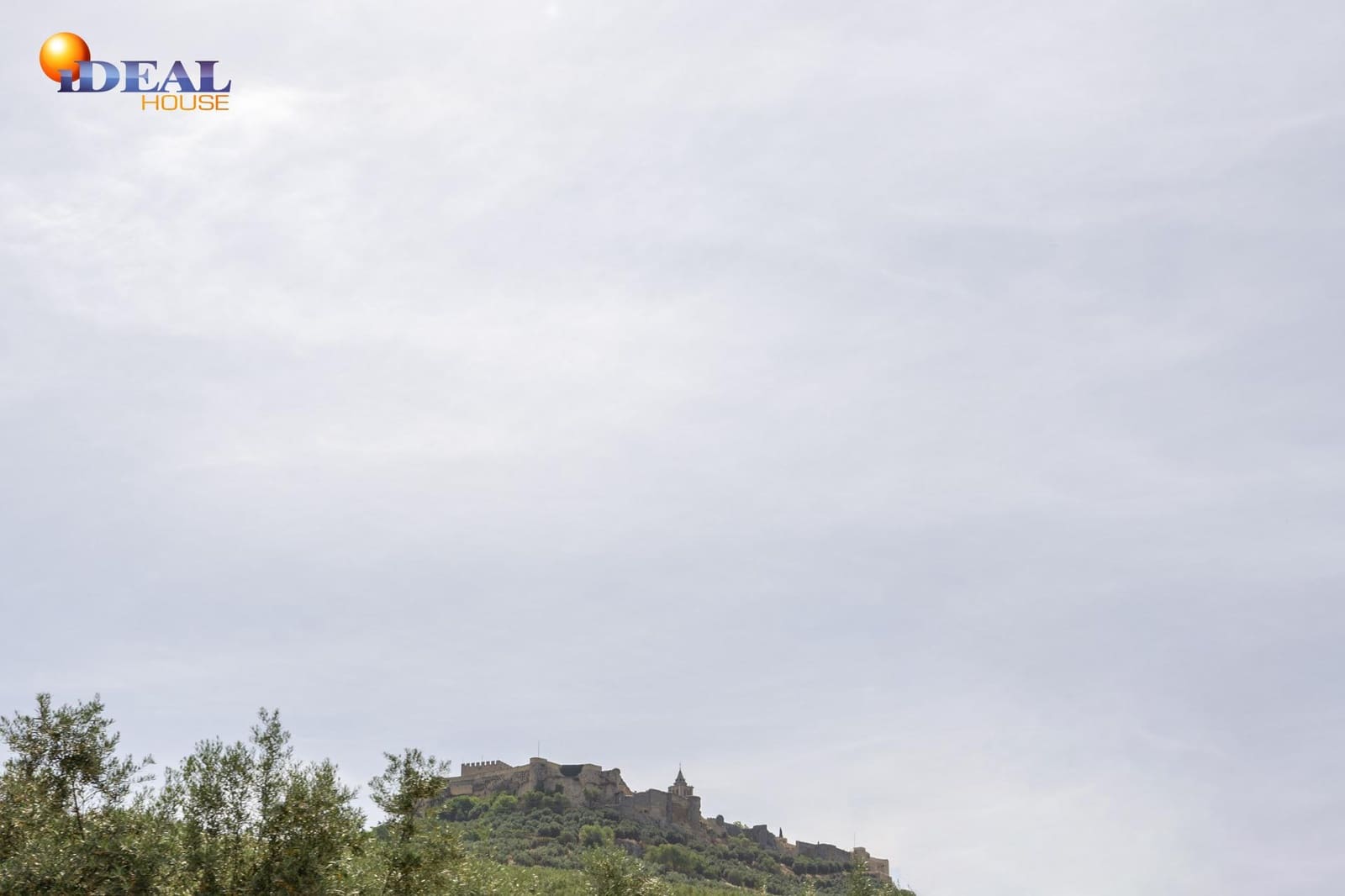 4 bedroom Flat for sale in Alcala la Real with garage - € 235,000 (Ref: 9434175)