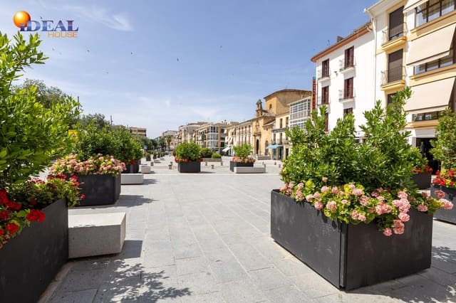 4 makuuhuone Asunto myytävänä paikassa Alcalá la Real mukana 
autotalli - 235 000 € (Ref: 9434175)