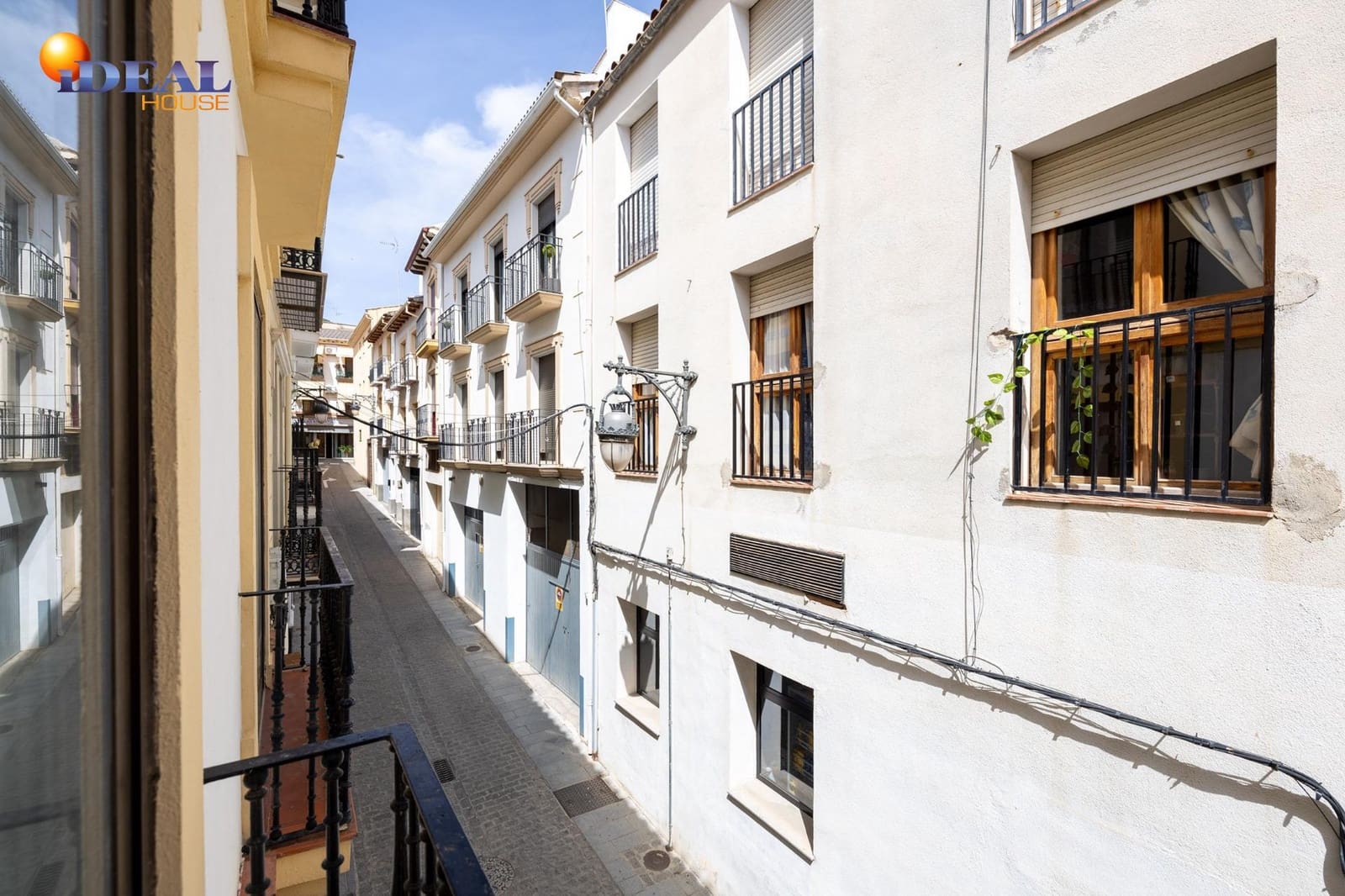 4 bedroom Flat for sale in Alcala la Real with garage - € 235,000 (Ref: 9434175)