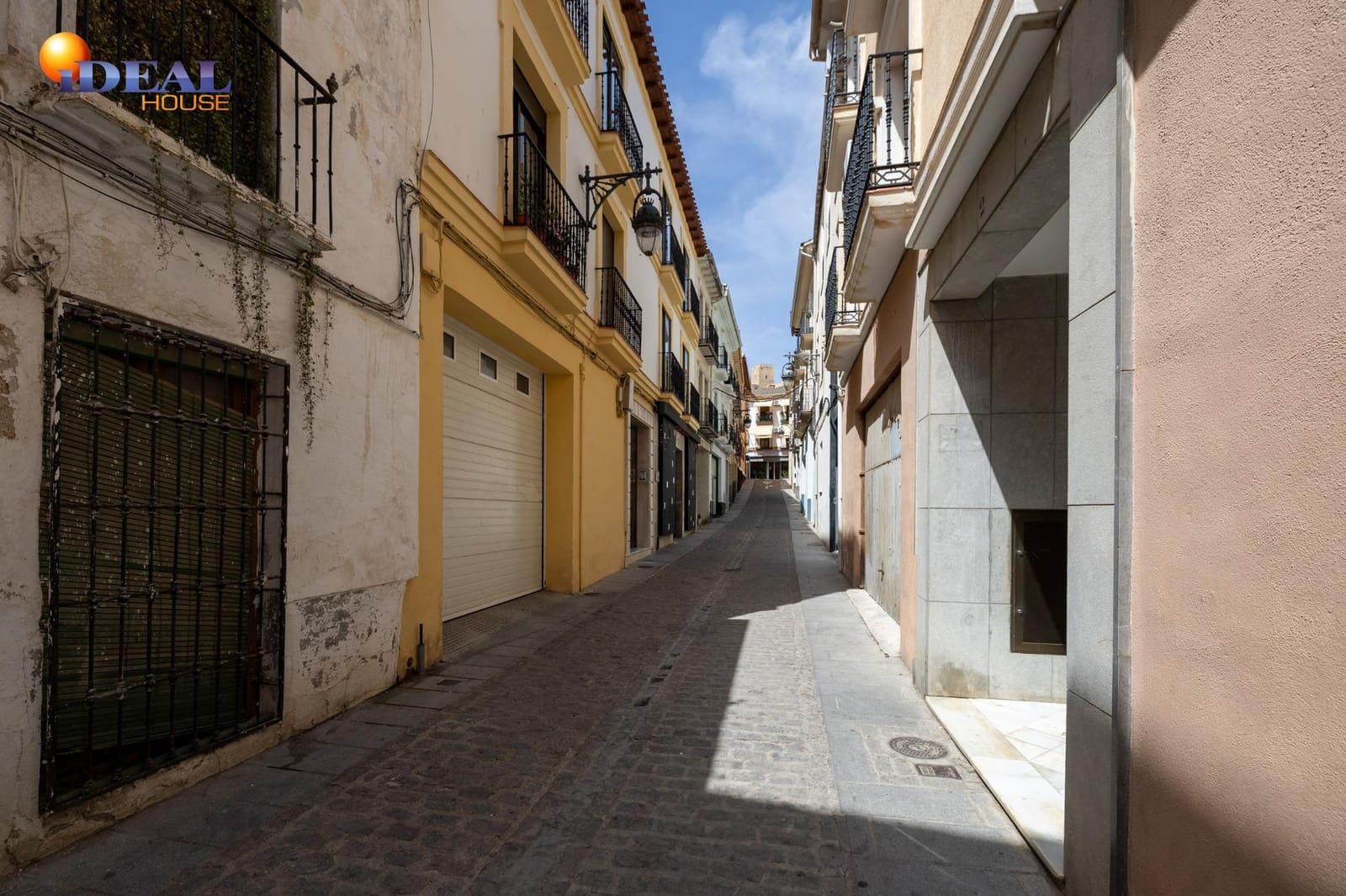 4 bedroom Flat for sale in Alcala la Real with garage - € 235,000 (Ref: 9434175)